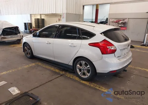 2014 Ford Focus Se z USA, uszkodzony, nr VIN 1FADP3K23EL118956